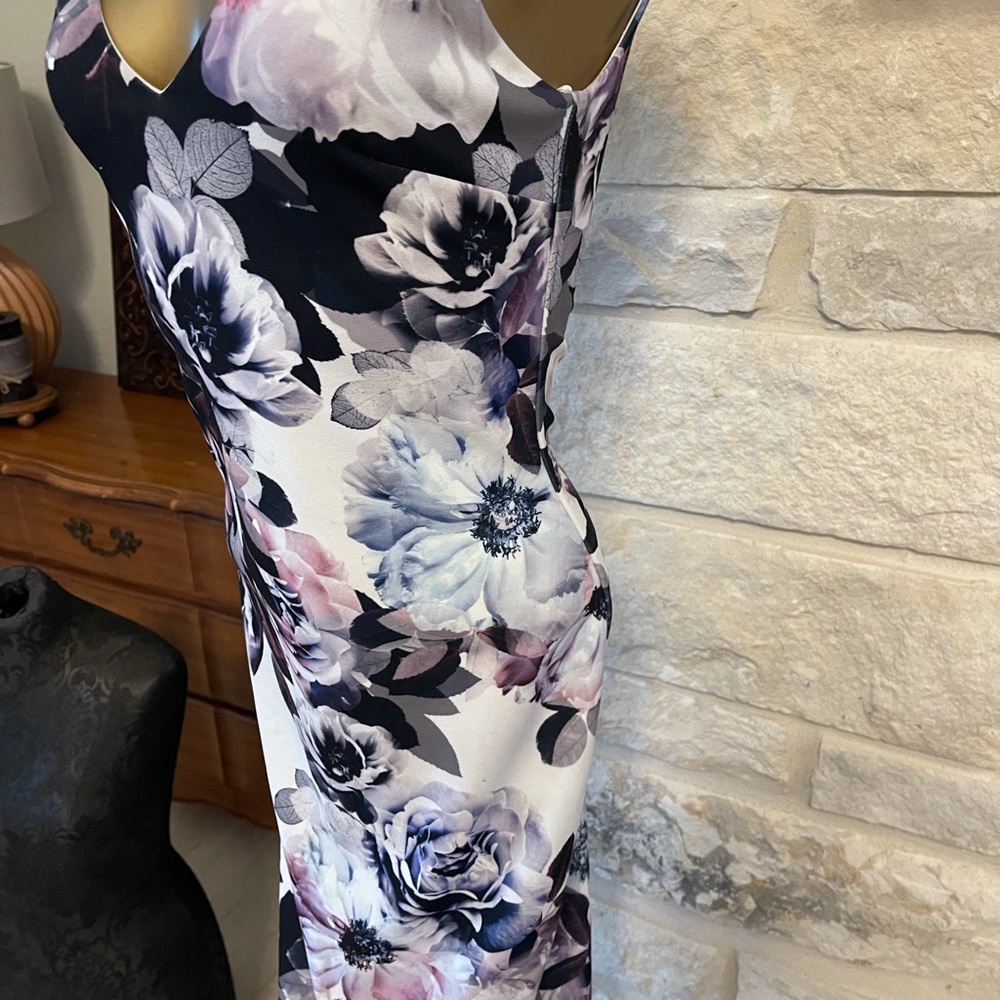 Dress - Picture 3 of 5